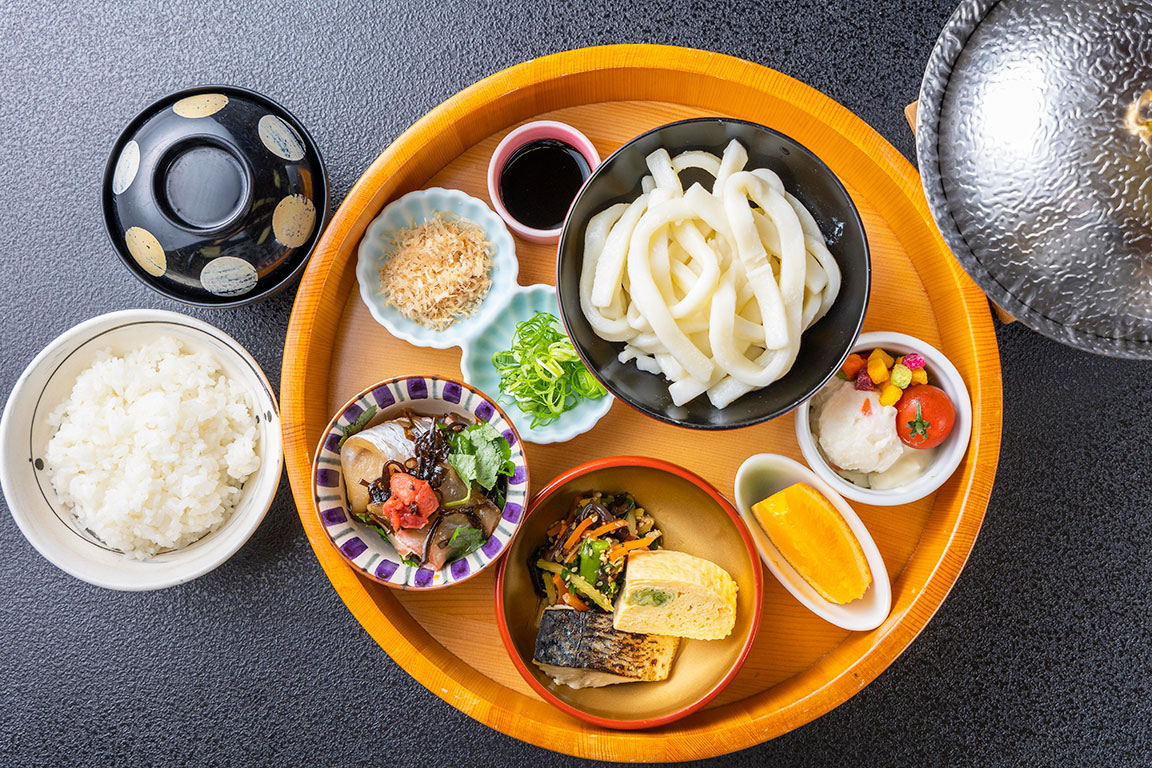 朝食